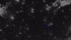 درست چند روز پیش از عبور تاریخی فضاپیمای نیوهورایزنز از کنار پلوتو، نهاد علمی کارنگی تصویری نجومی از این جرم کیهانی را یافته‌ که به سال 1925 تعلق دارد.
