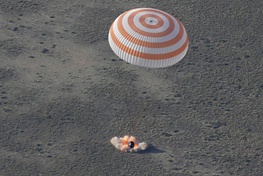 فضاپیمای روسی سایوز در حال حاضر تنها ابزار انتقال فضانوردان بین زمین و ایستگاه فضایی بین‎المللی است. این فضاپیما بر اساس آمار ایمن‎ترین سفینه تاریخ لقب گرفته است.