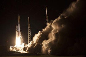 موشک بدون سرنشین اطلس 5 روز جمعه (10 مهر) از سکوی پرتاب ساحلی در فلوریدا برای قرار دادن یک ماهواره ارتباطی مکزیک در مدار به فضا پرتاب شد.
