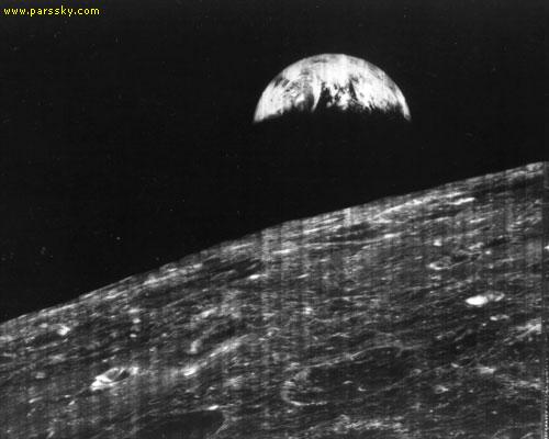 هلال کره زمین در تاریخ 23 اوت 1966 تصویربرداری شد و درحالی بود که فضاپیما در تناوب شانزدهم خود قرار داشت .
