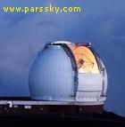 این تلسکوپ دوگانه در ارتفاع 4250 متری قله آتشفشانی موناکیا در جزیره بزرگ هاوایی قرار دارد. رصد خانه نامبرده یکی از اولین مراکز تحقیقات نجومی جهان شمرده می شود.