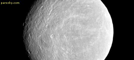 سفینه فضایی کاسینی اتموسفر رقیقی را در سطح رها قمر یخی سیاره زحل کشف نمود.