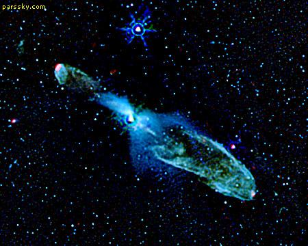 این تصویر، توسط تلسکوپ فضایی اسپیتزر گرفته شده است و از ستاره ای است که 1140 سال نوری با زمین فاصله دارد.نام این ستاره نوزاد HH 46/47 می باشد و حبابهایی در اطراف آن رها شده اند.این ستاره نوزاد مانند یک لکه سفید در مرکز تصویر اسپیتزر دیده می شود.این د