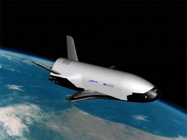 مطابق گزارش منتشر شده در مجله پرواز فضایی، فضاپیمای آمریکایی سری ایکس-۳۷ب (X-37B) احتمالا به جاسوسی از چینی‌ها مشغول است.