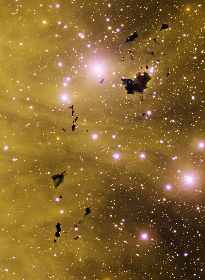 توده های بزرگ گردو غباری IC2944 در صورت فلکی قنطورس