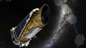 تلسکوپ فضایی کپلر با کشف ابرزمینی در فاصله 180 سال نوری، مجددا ماموریت خود برای شکار سیاره‌های فراخورشیدی را از سر گرفت.
