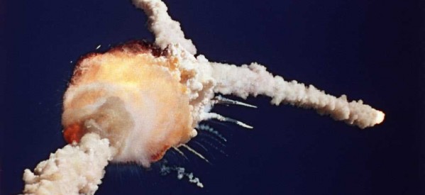 در تاریخ فضانوردی آمریکا سه حادثه مرگبار دیده می شود که بزرگ ترین صدمه ها را به سازمان فضایی آمریکا وارد کرده است: آتش‌سوزی آپولو-۱، انفجار چلنجر و نابودی کلمبیا. از بین رفتن کیهان پیمای کلمبیا گرچه در فوریه رخ داد اما پرتاب آن در ژانویه بود.