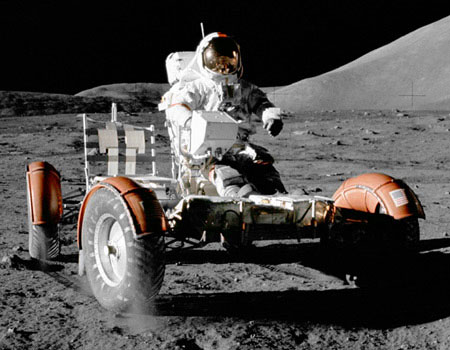 چهل سال پيش در روزي مثل امروز (7 دسامبر) فضانوردانِ مأموريت آپولو 17 سوار بر موشك ساترن 5 از زمين جدا شدند تا آخرين سفر بشر به ماه (البته تاكنون) را به انجام برسانند.