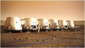 یکی از منتقدان ماموریت خصوصی بلندپروازانه برای ارسال گروهی از چهار زن و مرد به مریخ در سال 2023 به منظور ایجاد یک مستعمره دائم فضایی در سیاره سرخ، آن را یک شیرین‌کاری تبلیغاتی بزرگ خوانده است.