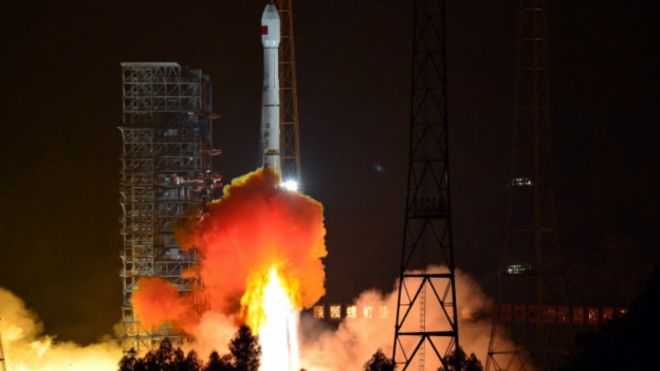چین قصد دارد با پرتاب یک کاوشگر در سال ۲۰۱۸، برای اولین بار نیمه پنهان ماه را مطالعه کند.
