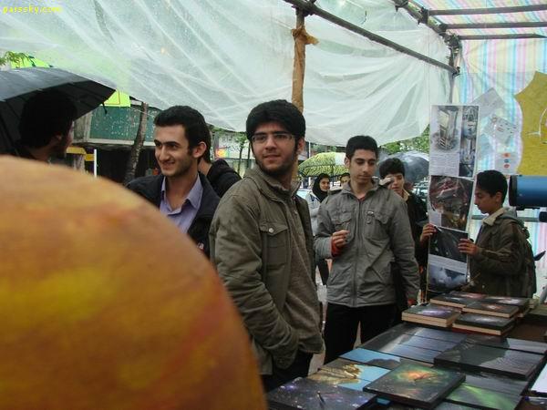 انجمن نجوم اکلیل شمالی لاهیجان مطابق سالهای گذشته به مناسبت هفته جهانی نجوم تصمیم به برگزاری نمایشگاه و کارگاه رصدی نجوم در سطح شهر گرفت.