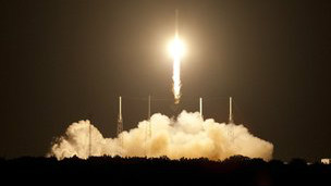 برای اولین بار موشک یک شرکت خصوصی تجاری برای تامین تدارکات ایستگاه بین المللی فضایی راهی مدار زمین شده است.