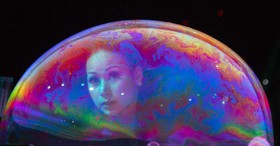 دانشمندان معتقدند جهان شاید یک حباب در میان دریایی کف‌آلود از دیگر جهان‌های حبابی باشد.