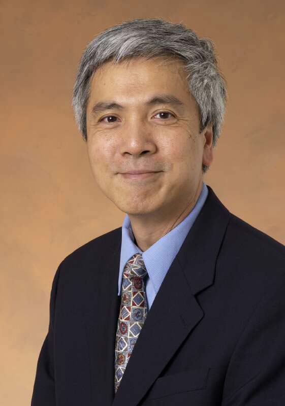 دکتر فوک لی (Fuk Li) هم اکنون مدیریت برنامه کاوش مریخ را در جی پی ال  بر عهده دارد. دکتر لی متولد سال ۱۹۵۳ در هنگ‌کنگ است. او در سال‌های ۱۹۷۵ کارشناسی و در ۱۹۷۹ دکترای خود را در رشته فیزیک از موسسه فناوری ماساچوست (MIT) اخذ کرده است. دکتر لی در سال ۱
