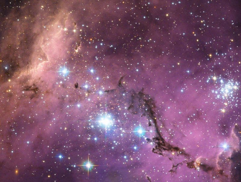 ابر ماژلانی بزرگ برای مطالعه‌ی پدیده‌های مربوط به زایش ستاره‌ها در موقعیت بسیار ایده‌آلی است.

