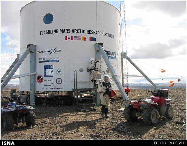 یک سازمان غیرانتفاعی با هدف شبیه‌سازی مأموریت در سیاره سرخ، بدنبال جذب داوطلب برای اقامت یکساله در ایستگاه تحقیقات قطب شمال است.